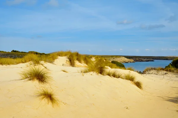 Vista da praia Son Saura em Menorca, Ilhas Baleares, Espanha — Fotografia de Stock