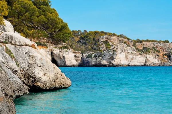 Vista da praia Macarelleta em Menorca, Ilhas Baleares, Espanha — Fotografia de Stock