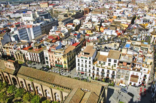Flygfoto över den gamla staden Sevilla, Spanien — Stockfoto