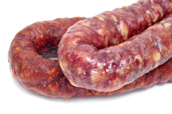 Nahaufnahme Von Spanischer Chorizo Und Salami Auf Weißem Hintergrund — Stockfoto