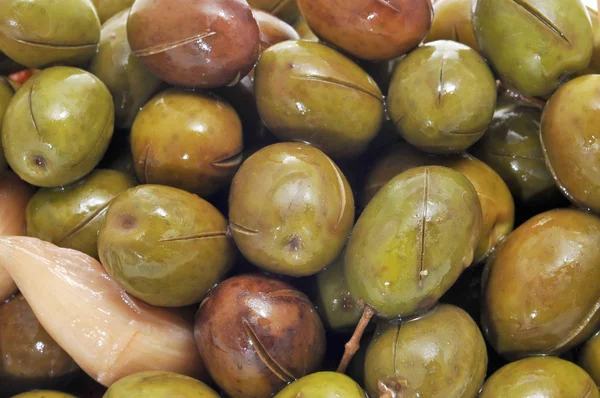 Nahaufnahme Eines Haufens Marinierter Oliven — Stockfoto