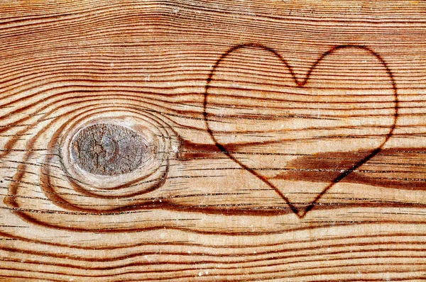Сердце Горело Старой Деревянной Доске — стоковое фото