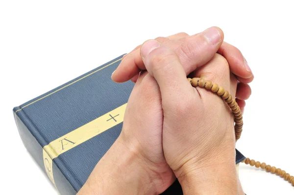 Alguien Rezando Una Biblia Con Rosario — Foto de Stock