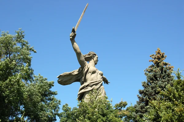 La madre nativa de la tierra. Un monumento en Volgogrado . Fotos de stock libres de derechos