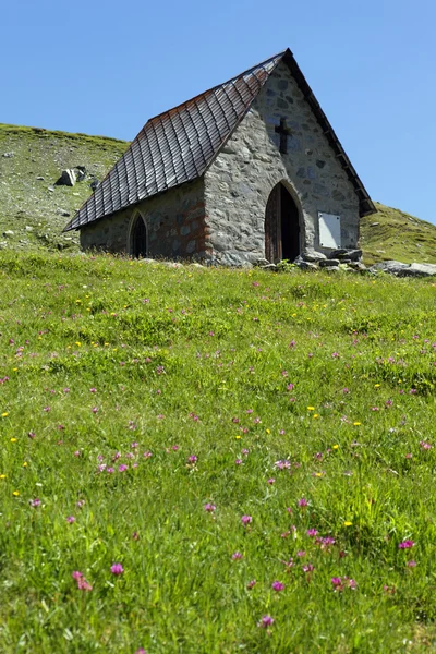 Little chapel in mountain — Stock Photo, Image