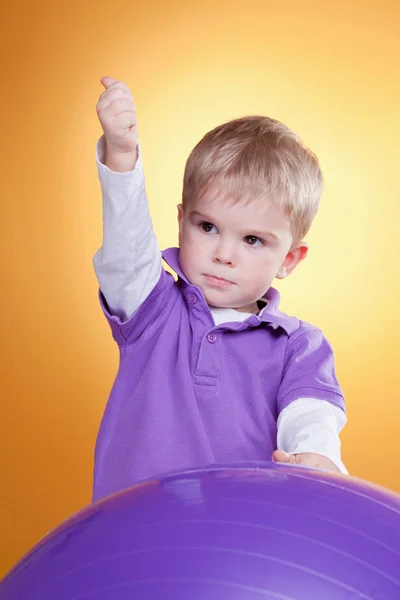Young boy showing ok — Stock Photo, Image