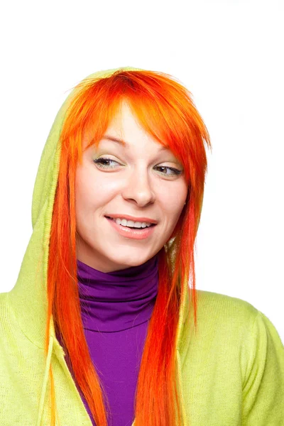 Kíváncsi, mosolygós vörös hajú nő — Stock Fotó