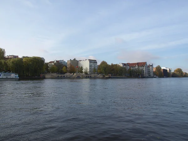 강 이어지고, 베를린 — 스톡 사진