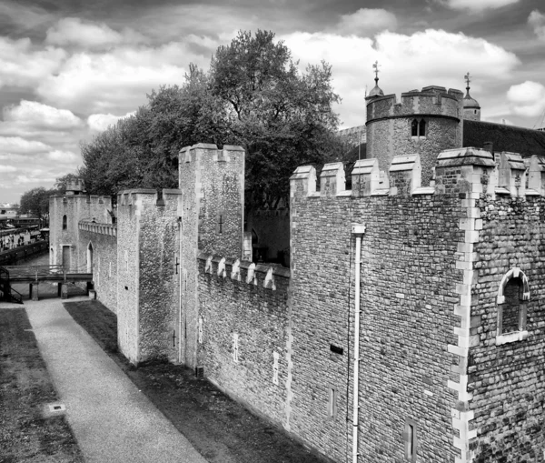 Tower London Średniowiecznego Zamku Więzieniach Wysokiej Dynamice Hdr Czarno Białe — Zdjęcie stockowe