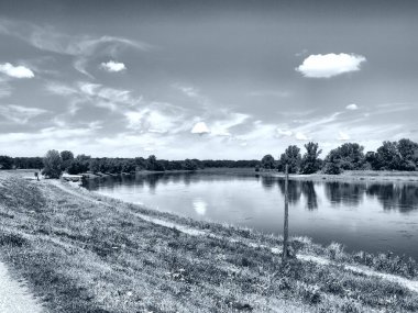 dessau elbe Nehri Berlin, Almanya - yüksek dinamik aralık hdr - siyah beyaz görünümü