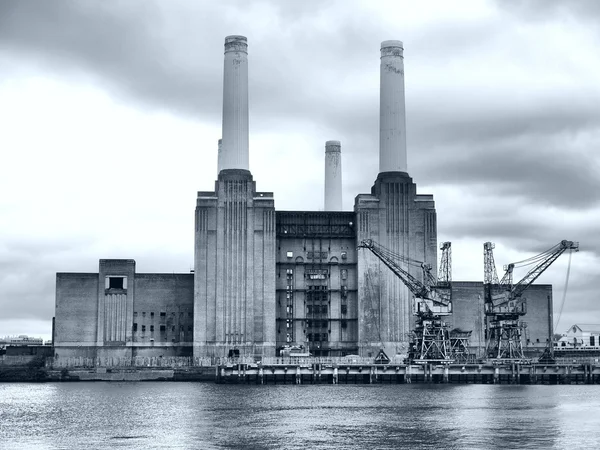 ロンドン イングランド イギリス Hdr 高ダイナミック レンジ 黒と白のバタシー発電所 — ストック写真
