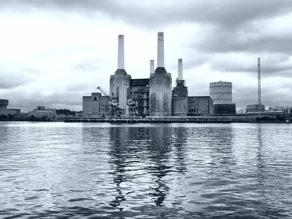 巴特西发电站在伦敦 高动态范围 Hdr 黑色和白色 — 图库照片