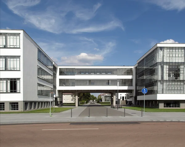 Budovu Bauhausu Dessau Poblíž Berlin Německo Lomené Čelní Pohled — Stock fotografie