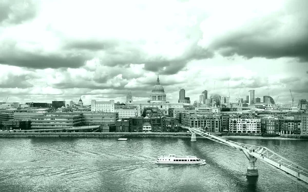 ロンドン イギリス イギリス Hdr 高ダイナミック レンジ 黒と白のセント ポール大聖堂 — ストック写真