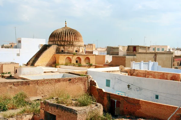 Cityscape of Kairouan, Tunisia, traditional architecture — Stock Photo, Image