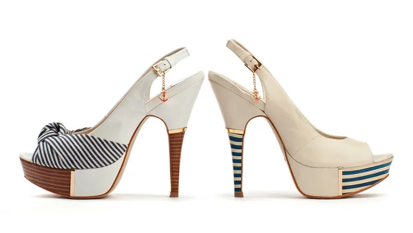 Twee Vrouwelijke Open Teen Schoenen Witte Achtergrond — Stockfoto