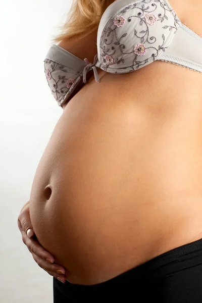 Έγκυος Γυναίκα Μεσαίο Στάδιο Της Εγκυμοσύνης — Φωτογραφία Αρχείου