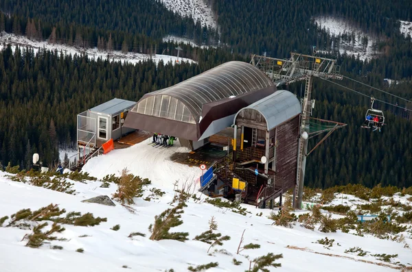 Station Yukarıdaki Kayak Telesiyej Görüntüleme — Stok fotoğraf