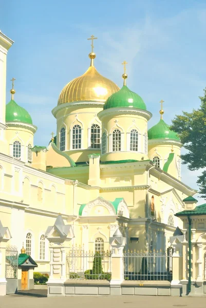 Prawosławna świątynia na Ukrainie. — Zdjęcie stockowe