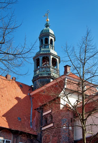La torre del ayuntamiento de Lueneburg — Foto de Stock