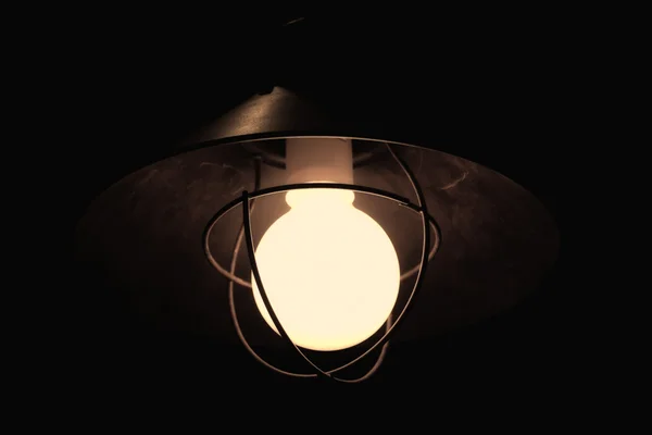 Ancienne lanterne rouillée dans le noir Images De Stock Libres De Droits