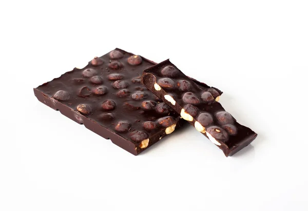 Dunkle Schokolade mit Haselnüssen — Stockfoto