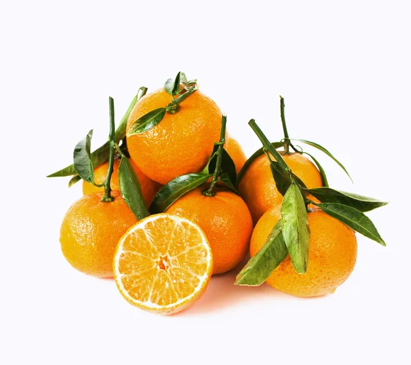 Mandarines with leaves on white — Stock Photo, Image