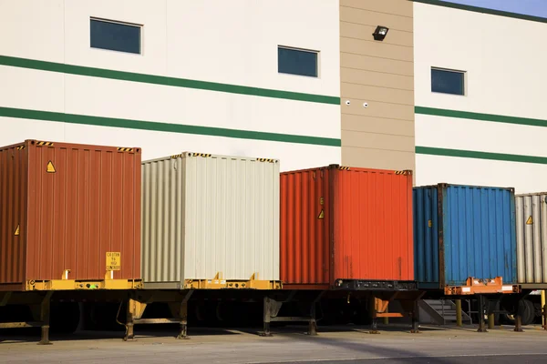 Trailers by the warehouse — Stock Photo, Image
