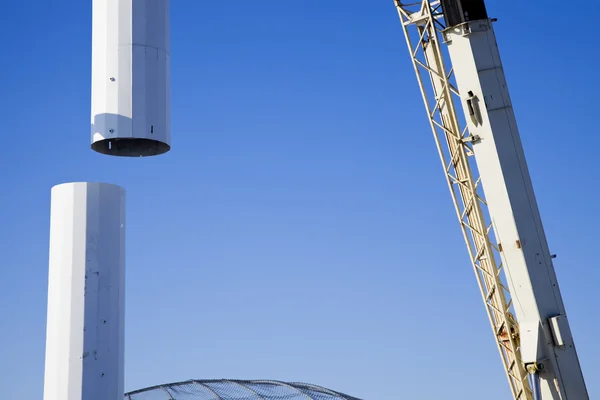 Assembilig cell tower — Stock Photo, Image