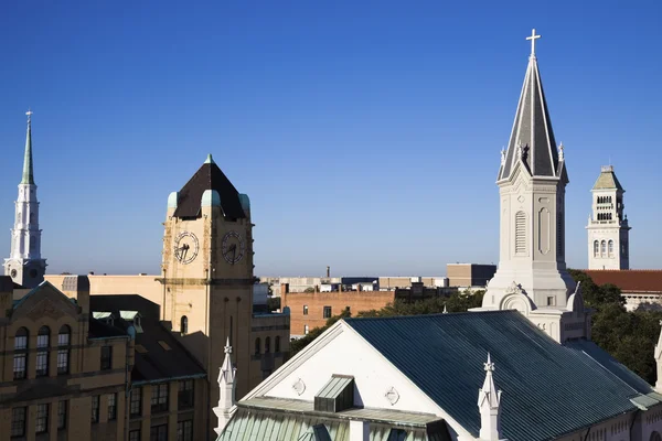 Şehir merkezindeki Savannah kiliseler — Stok fotoğraf