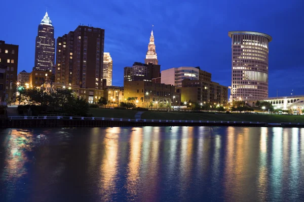 Blauer Abend Cuyahoga Fluss Cleveland — Stockfoto