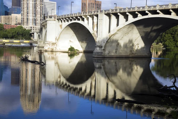 Bridge in Minneapolis — Stock Photo, Image
