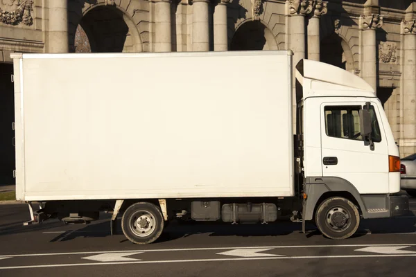 White truck in the city — Stock Photo, Image