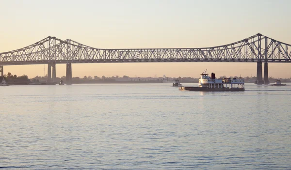 Ponte no rio Mississippi — Fotografia de Stock