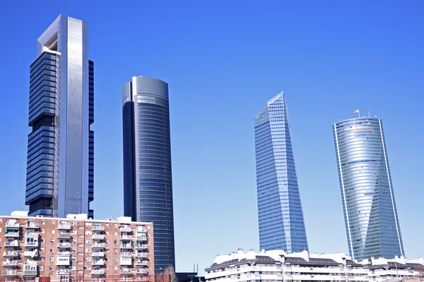 Cuatro torres zakenwijk — Stockfoto