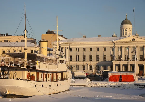 Loď v centru města Helsinky — ストック写真