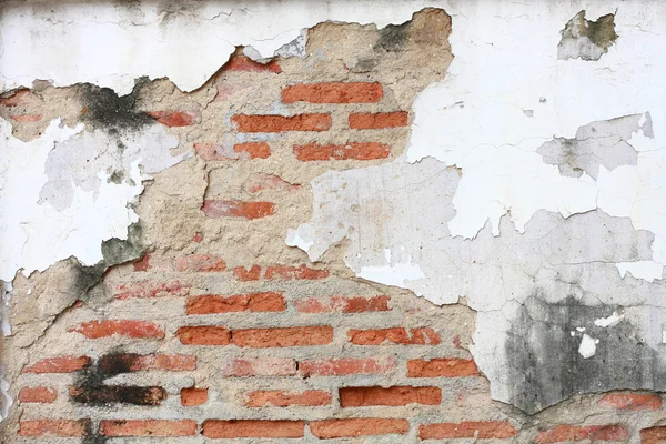 Трещина на кирпичной стене — стоковое фото
