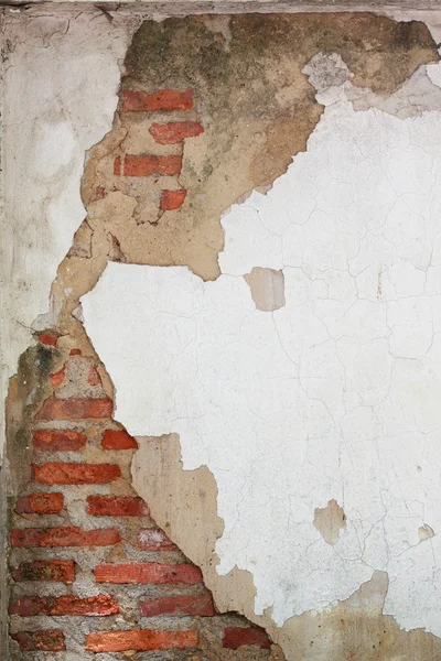 砖墙上的裂缝 — 图库照片