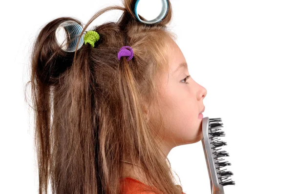 Chica toma el cuidado del cabello — Foto de Stock