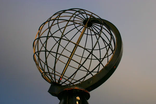 North Cape Globe alla luce del giorno — Foto Stock