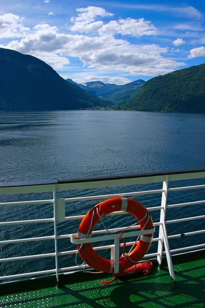 Fjord gezien vanaf boot dek — Stockfoto