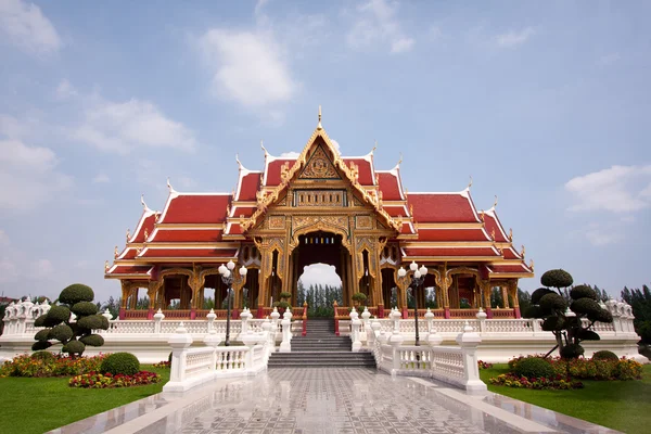 Der thailändische Pavillon am Himmel ist klar. — Stockfoto
