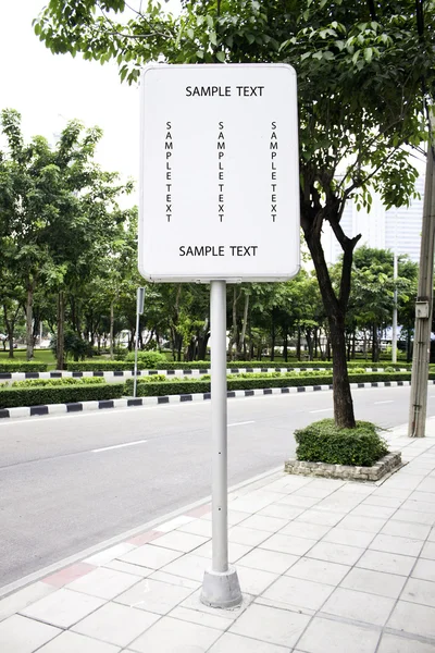 Treppen Plakat Das Für Einen Baum Straßenrand Wirbt Etikett Weißer — Stockfoto