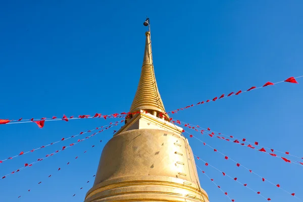 Altın Dağ Konumlar Parlak Üzerinde Bangkok Tapınaklar — Stok fotoğraf