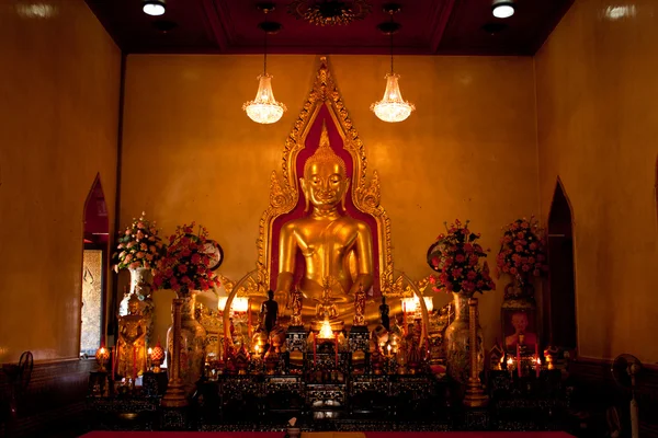 Buddha nella chiesa . — Foto Stock