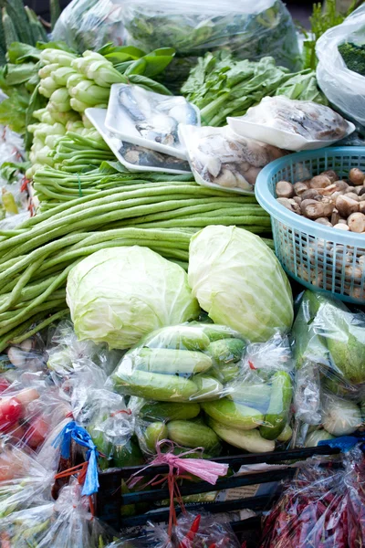 Teilung Arten von frischem Gemüse. — Stockfoto
