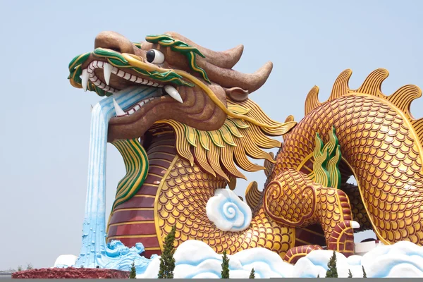 Monumento do dragão . — Fotografia de Stock