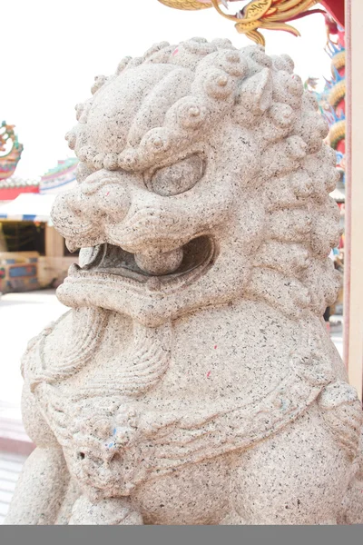 Leão esculpido em pedra . — Fotografia de Stock