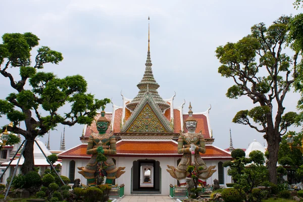 Entrée de Wat Arun . — Photo