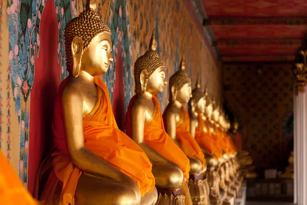 Будда в Ват Арун, Бангкок путешествия — стоковое фото